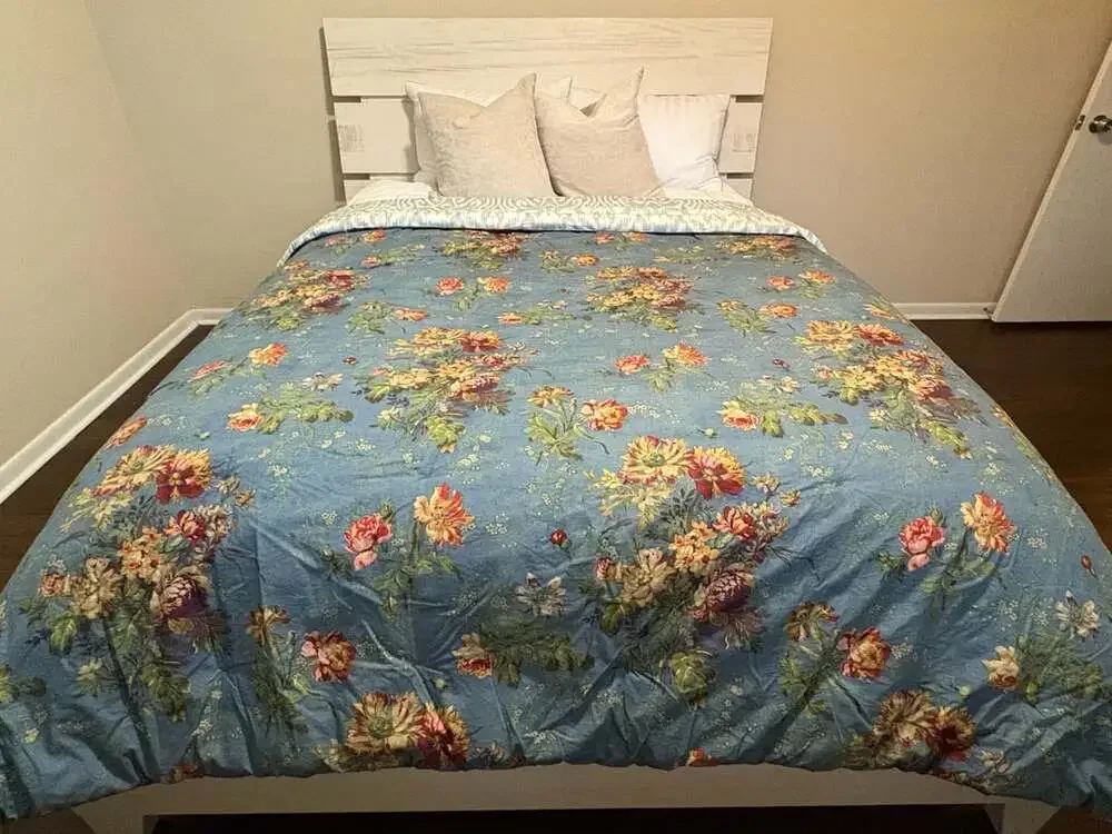 Pottery Barn Meadow Floral Reversible Comforter